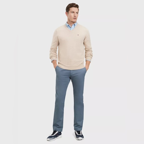 Brand New Tommy Hilfiger Men’s Cream Essential V-Neck Sweater, Size XXL, NWT - Picture 3 of 5